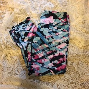 Fabletics cropped leggings